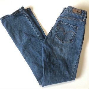 Levi’s Bold Curve Classic Rise Straight Leg Jeans